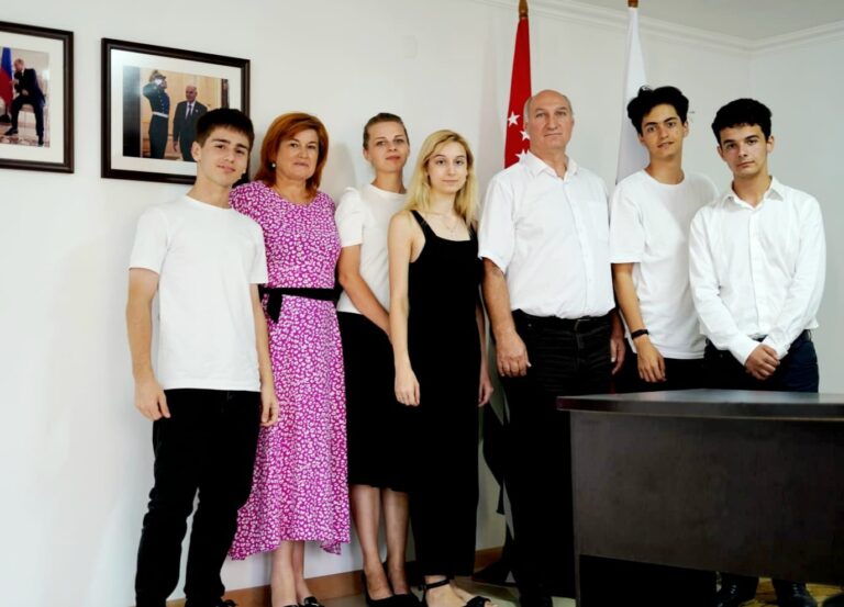 Встреча 30-ой годовщины Дня Победы в Отечественной войне народа Абхазии с молодёжью из КСОРС Абхазии