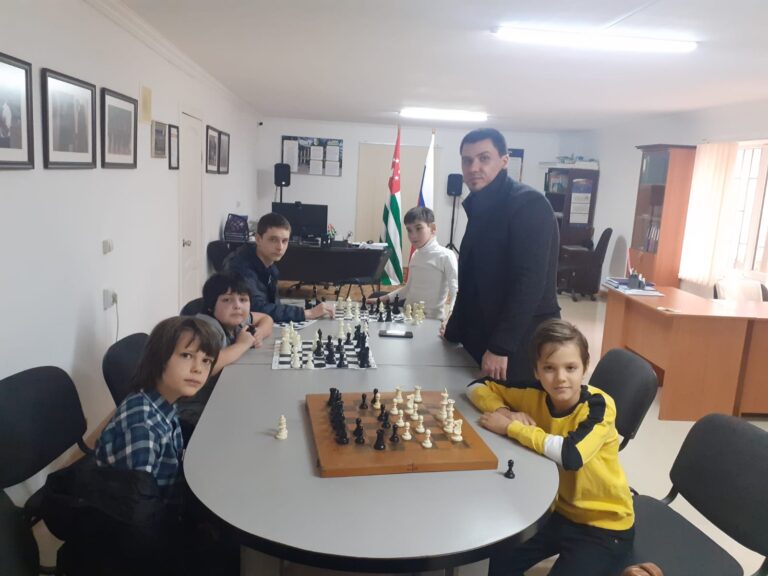 Клуб шахматистов КСОРС приглашает любителей на занятия