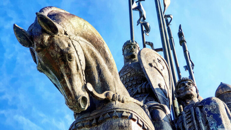 Память сквозь века: В Ткуарчале отметили 800-летие Александра Невского