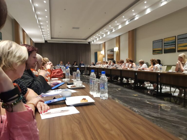 В Душанбе началась II Евразийская встреча российских соотечественниц