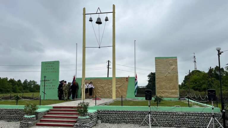 Открытие восстановленного мемориала в селе Виада-Баргяп