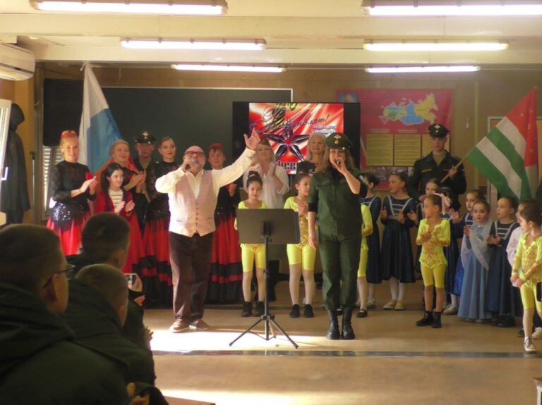 КСОРС провёл праздничный концерт на 7 военной базе