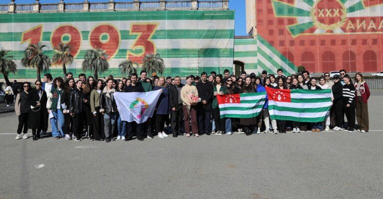 Во Всемирном фестивале молодежи принимают участие юные соотечественники из Абхазии